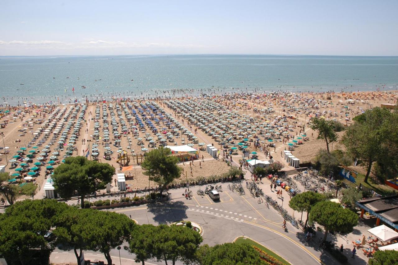 Appartamenti Vacanza Albatros Lignano Sabbiadoro Zewnętrze zdjęcie
