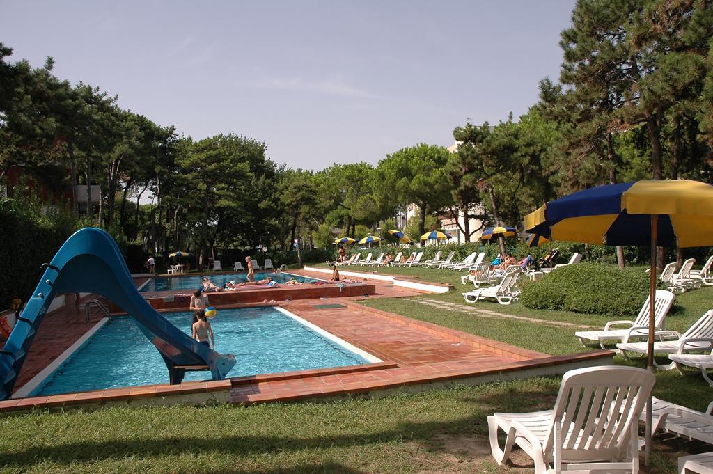 Appartamenti Vacanza Albatros Lignano Sabbiadoro Zewnętrze zdjęcie