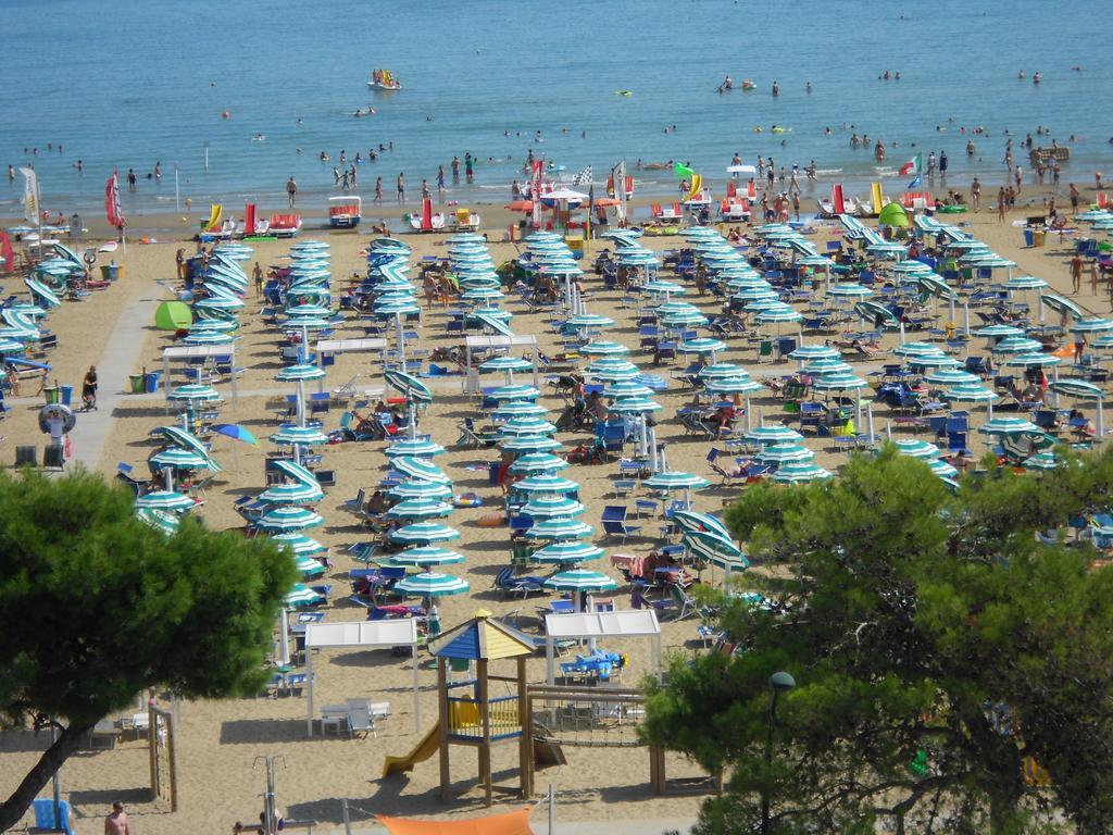 Appartamenti Vacanza Albatros Lignano Sabbiadoro Zewnętrze zdjęcie